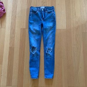 Free People Skinny Knee Ripped Jeans